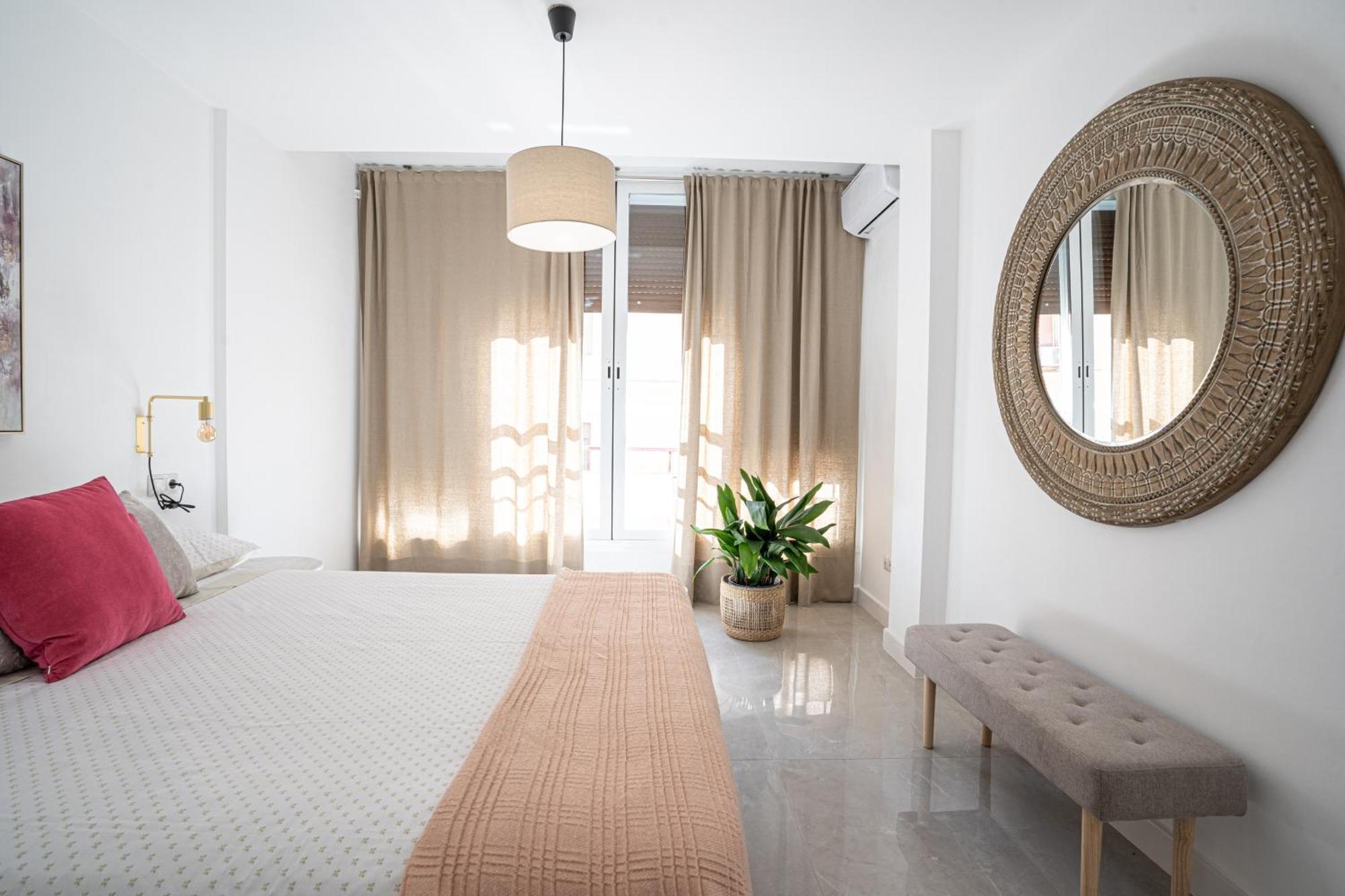 Apartment Center Soho Deluxe Малага Екстериор снимка