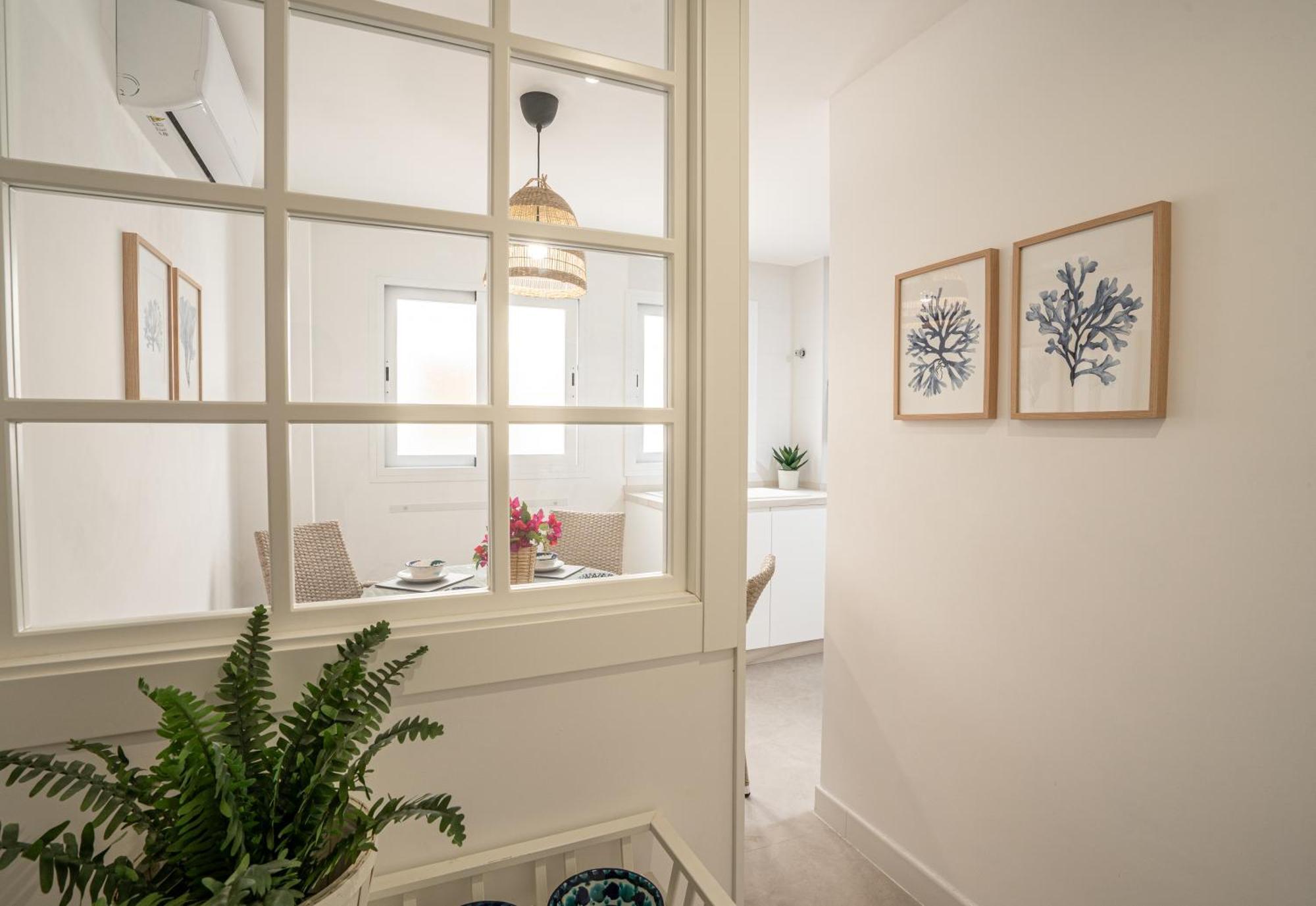 Apartment Center Soho Deluxe Малага Екстериор снимка
