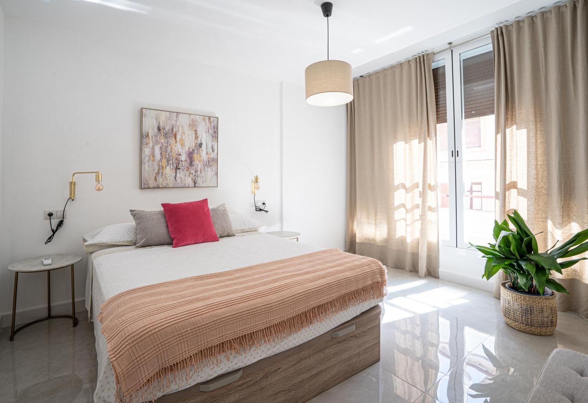 Apartment Center Soho Deluxe Малага Екстериор снимка