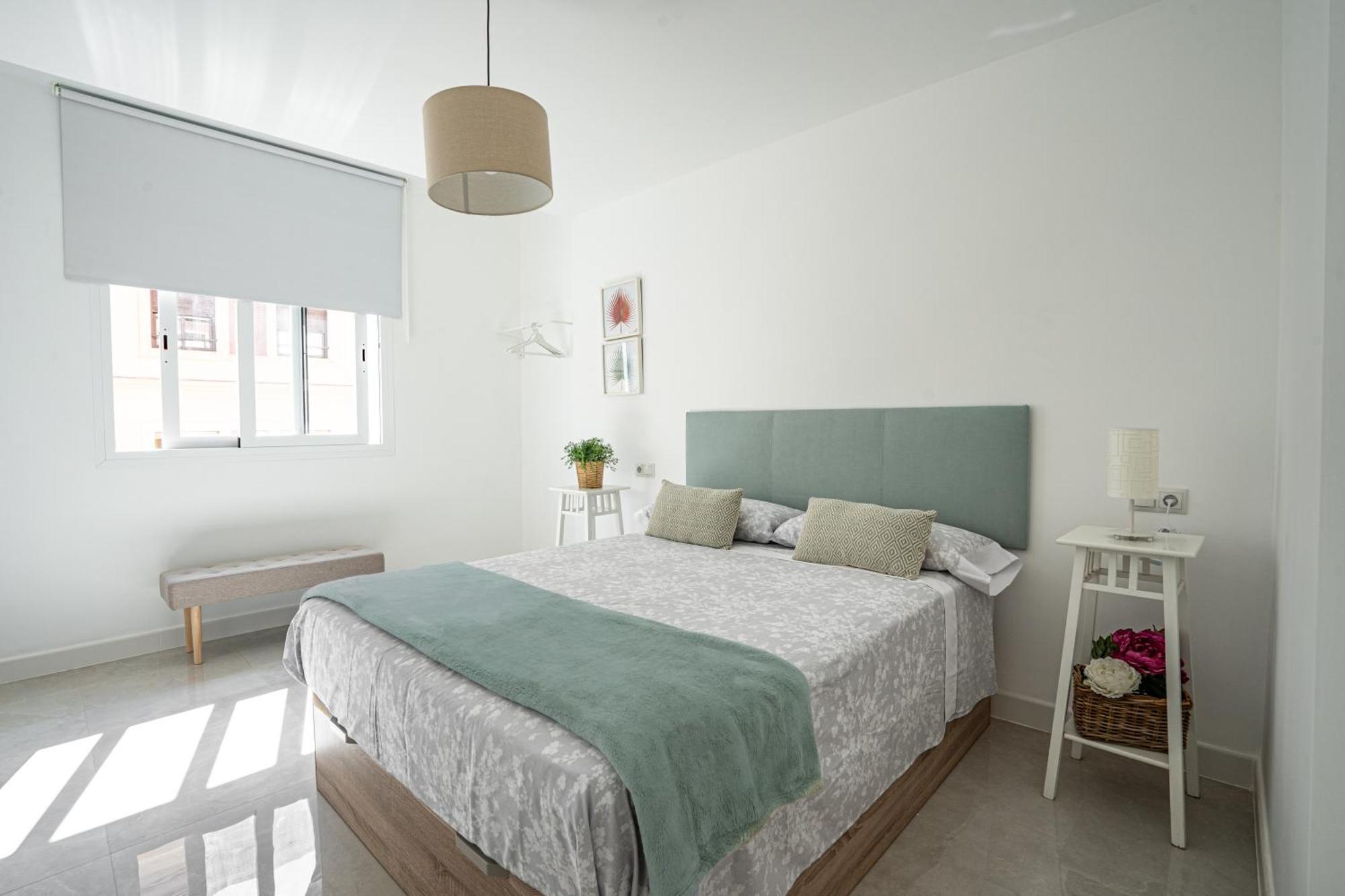 Apartment Center Soho Deluxe Малага Екстериор снимка