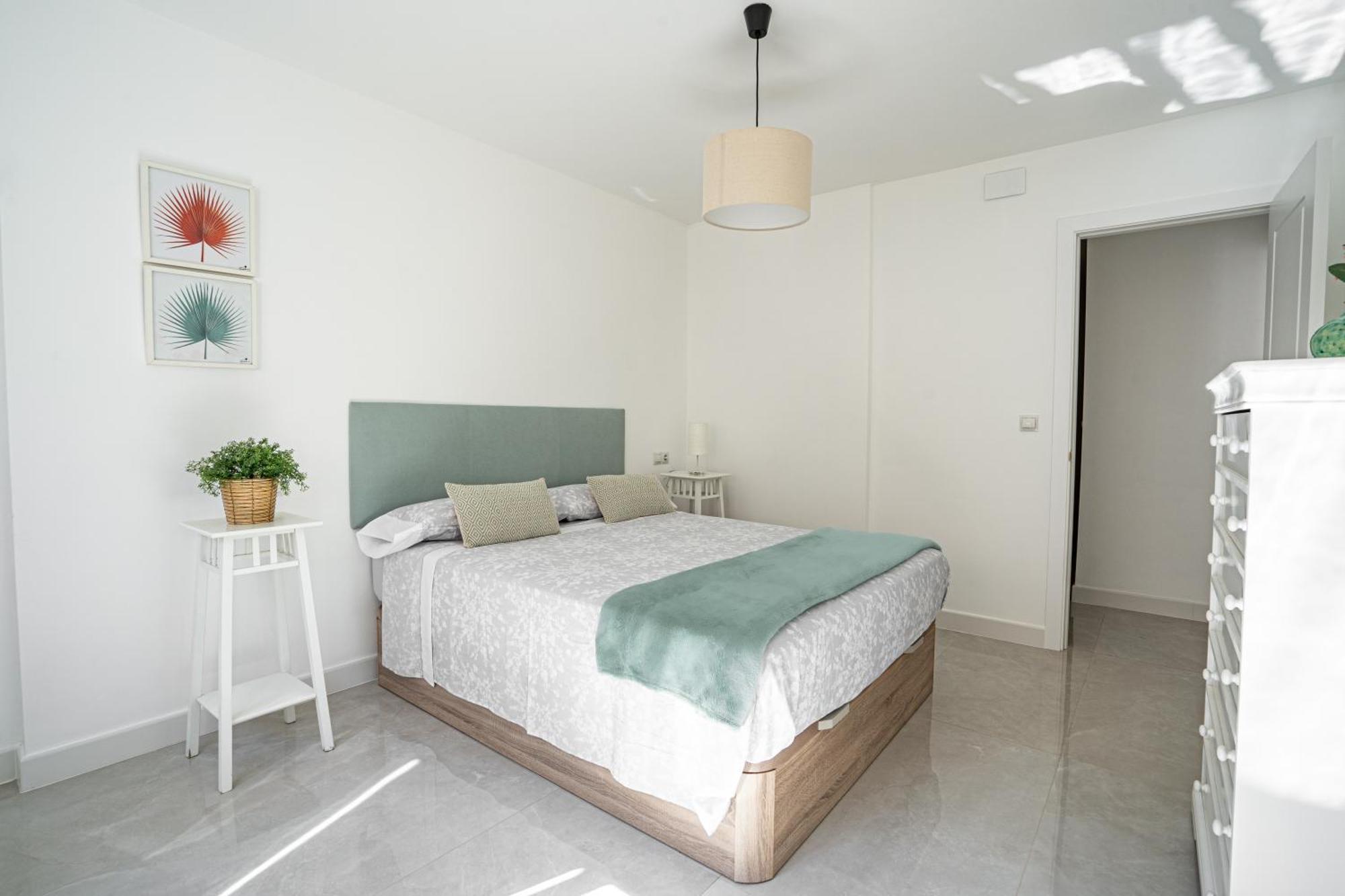 Apartment Center Soho Deluxe Малага Екстериор снимка