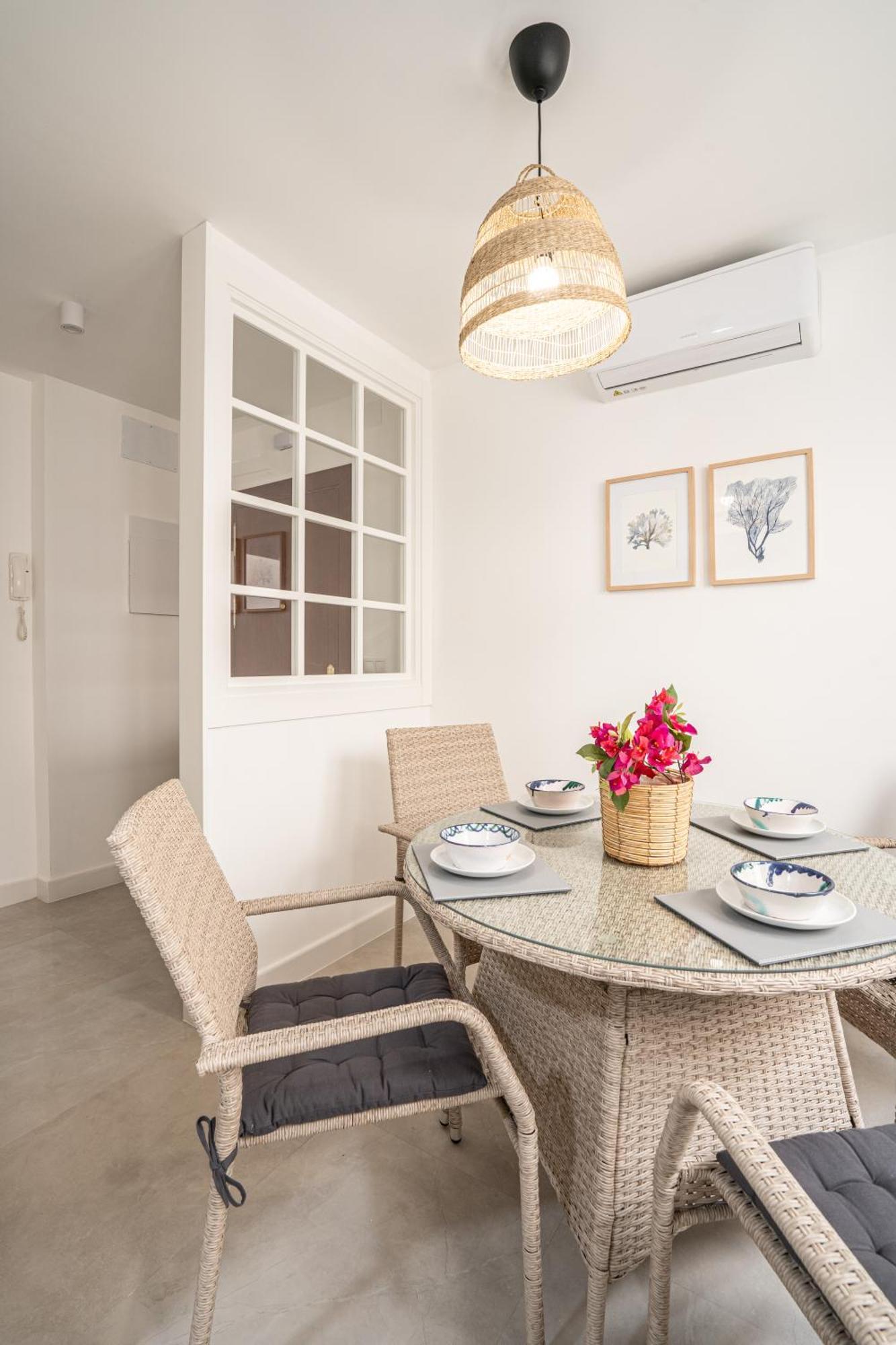 Apartment Center Soho Deluxe Малага Екстериор снимка